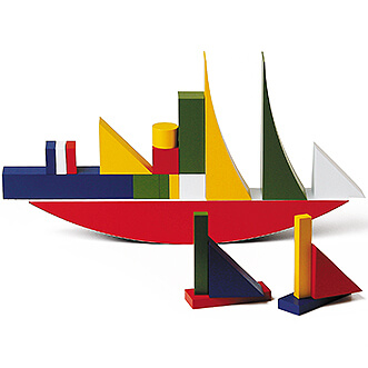 ein Holzspielzeug aus dem bauhaus bauspiel