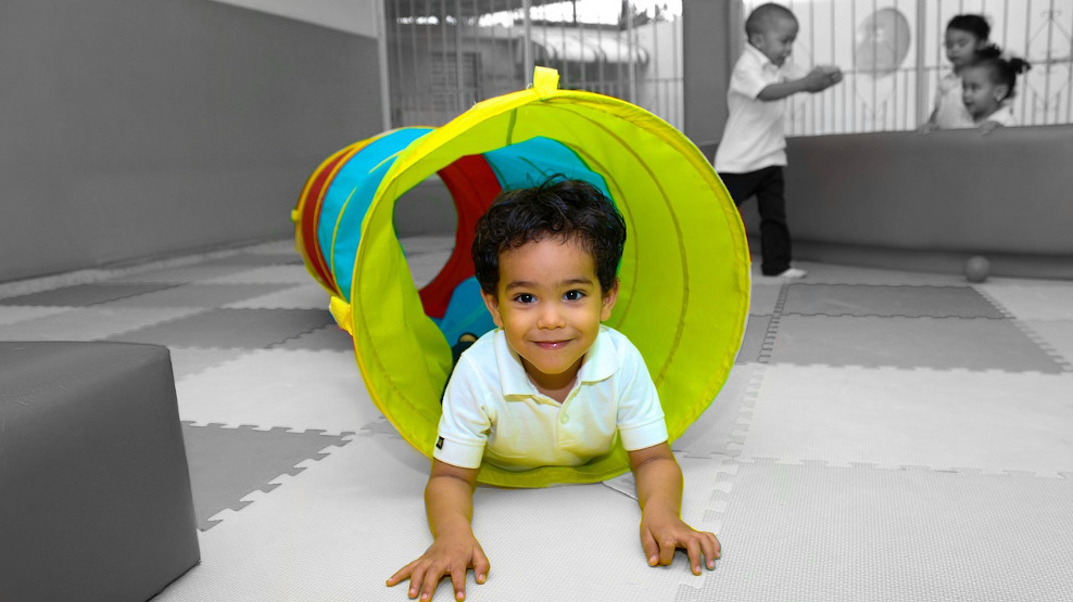 Les enfants jouent au tunnel pour les tout-petits, rampent dans la tente de  jeu du tunnel pour bébé bébé enfants ou chien avec 2 côtés en maille, des  jouets de tunnel pour